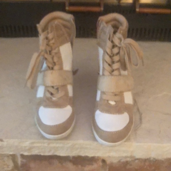 Hidden heel wedges - Picture 3 of 4